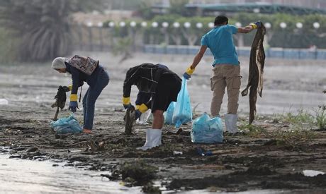 cleaning mud Egypt|cleaning the nile company.